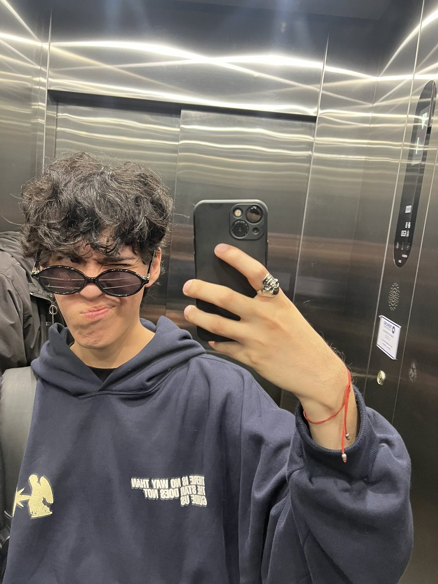 Relnnot's tweet image. yo tmb me pregunto q hago con mi vida