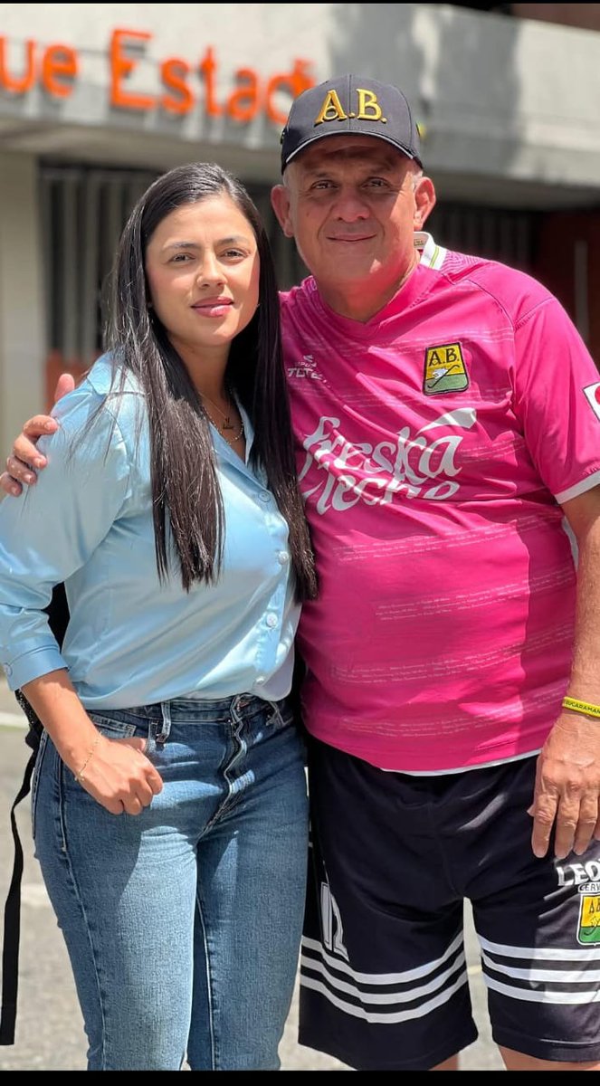 💛💚 ALBERTO RUEDA.⭐ (@betobucaros) on Twitter photo El que gana es el que goza.
Gracias mi <a href="/ABucaramanga/">Atlético Bucaramanga</a> por esta hermosa victoria.
Hoy me reencontré con la hermosa <a href="/SheylaGarcia07/">Sheyla García</a>.
Definitivamente hacemos buena pareja, me ilusiones solo jejejejeje.
Mentiras Sheyla es con mucho respeto. El que gana es el que goza.
Gracias mi <a href="/ABucaramanga/">Atlético Bucaramanga</a> por esta hermosa victoria.
Hoy me reencontré con la hermosa <a href="/SheylaGarcia07/">Sheyla García</a>.
Definitivamente hacemos buena pareja, me ilusiones solo jejejejeje.
Mentiras Sheyla es con mucho respeto.