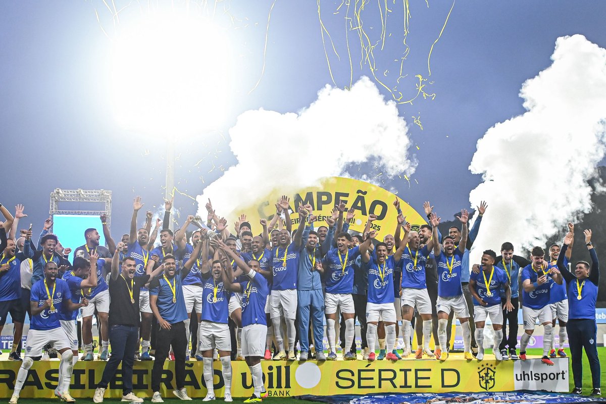 barrafc_oficial's tweet photo. NÓS SOMOS CAMPEÕES BRASILEIROS DA SÉRIE D! 🎣

Pode chorar, torcedor! Pode gritar! Pode abraçar quem estiver do lado! Porque o Barra Futebol Clube é Campeão Brasileiro da Série D! 

O sonho virou realidade! O Pescador agora nada entre os grandes!

É CAMPEÃO! VAMOOOOOS! https://t.co/eVA1uayRJ0
