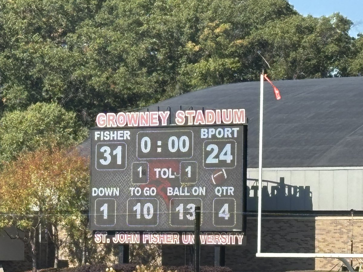 Ben_Vahey's tweet photo. For the first time in several years @BportAthletics Football loses the Courage Bowl to @FisherAthletics 31-24 in overtime on a fumble recovered by the cardinals. @D3FBHuddle #d3fb https://t.co/sNbwPyYMdR