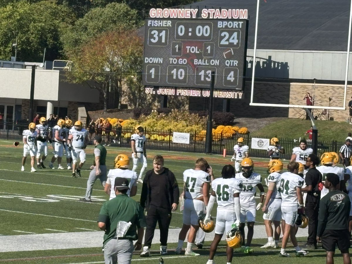 Ben_Vahey's tweet photo. For the first time in several years @BportAthletics Football loses the Courage Bowl to @FisherAthletics 31-24 in overtime on a fumble recovered by the cardinals. @D3FBHuddle #d3fb https://t.co/sNbwPyYMdR