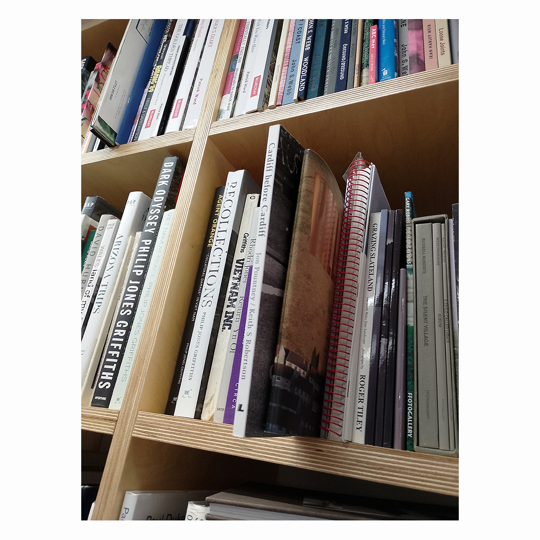 JonPountney1's tweet image. A big honour for me... my Valleys book with @sean_rees, @heretic101, @dantyte, @sionmun and Rhian Elizabeth is now in the archive of the Martin Parr Foundation in Bristol. Plus! a few copies are on sale, 4 or 5- one literally sold as I was delivering them! Get them if you can!