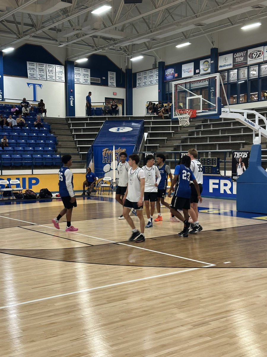 Alamo City Hoops (@alamocityhoops1) on Twitter photo 🏀3rd Annual #WestTXHSShowdown🏀
The <a href="/Runnin_Lions/">Runnin Lions</a> have separated with a 28-5 run to close out the 1st half & now lead it 51-28 coming back from the break
#AlamoCityHoops 🏀3rd Annual #WestTXHSShowdown🏀
The <a href="/Runnin_Lions/">Runnin Lions</a> have separated with a 28-5 run to close out the 1st half & now lead it 51-28 coming back from the break
#AlamoCityHoops