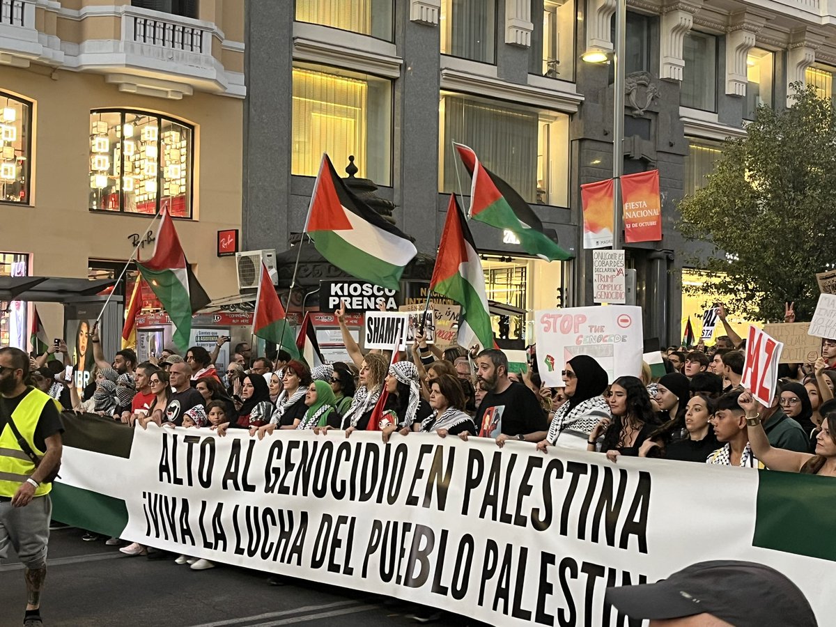 #StopGenocidio 
En Madrid miles de personas hemos llenado las calles para exigir, una vez más, LIBERTAD y JUSTICIA para #Palestina 

Y el 15 OCT <a href="/CCOO/">COMISIONES OBRERAS</a> convoca a trabajadoras y trabajadores a una jornada de lucha y solidaridad #FreePalestine