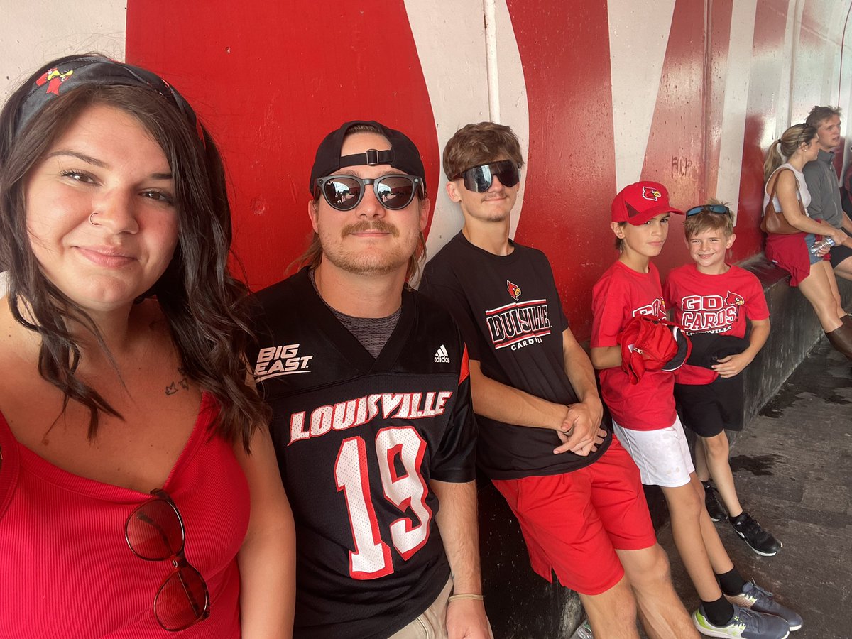 allballsout's tweet photo. #GoCards #KidsFirstGame https://t.co/72Ot9ZwZrT