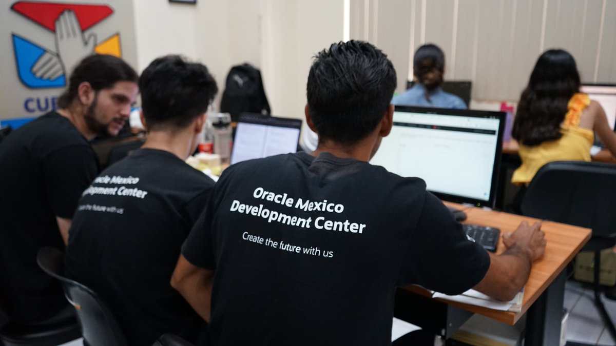 CubaMES's tweet image. #Ahora | En la @universidad_uci se desarrolla la eliminatoria rumbo a la Final Caribeña del Concurso Internacional Universitario de Programación #ICPC2025. 

👉 ¡Un paso más hacia la gran Final Mundial #50 del #ICPC2026!

ℹ️📷 #UCI 
#SomosUCI #UniversidadCubana #Cuba