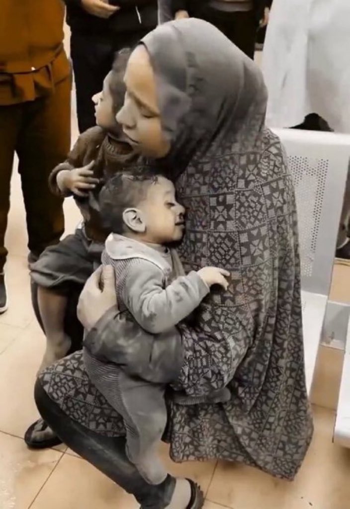 إذا انفض الناس عن غــ.. ــز ة وملوا من أخبارها

فلا تتخلى عنها حتى لو كنت وحدك💔