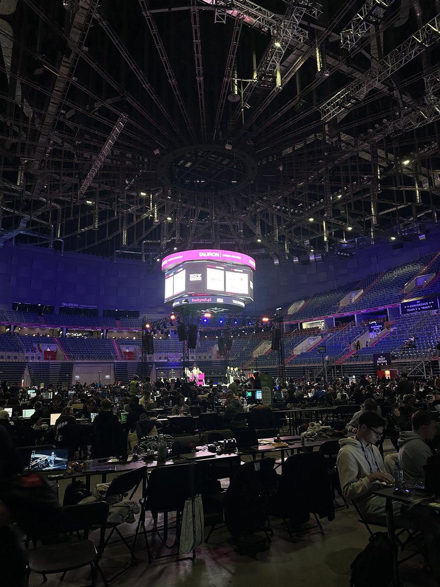 nataliabrak_'s tweet image. Taking part in the largest hackathon in Europe! Great to be here @HackYeah