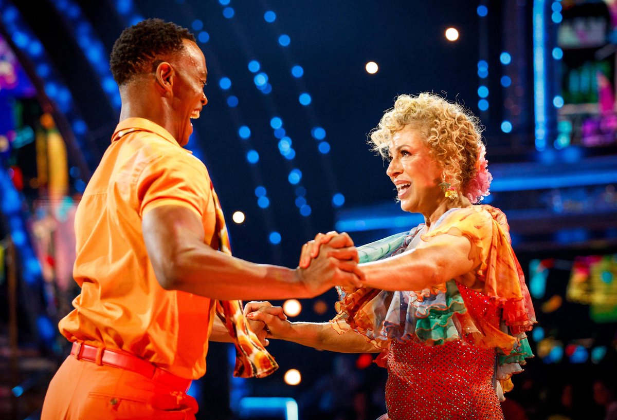 simplyalexk's tweet image. Queen! 

#alexkingston #samba #StrictlyComeDancing