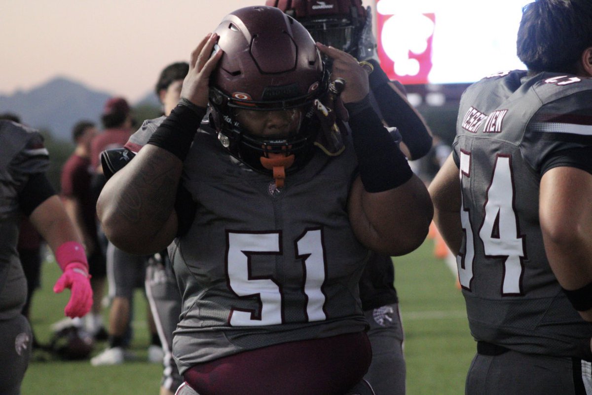 Taraye51's tweet image. First game of the season!! Feels great to be back on the field!🏈 ⏳🤞🏾#51 #ForcedFumble #ArizonaFootball #Tucson #DesertViewHighschool #Dline #DefensiveTackle #Ballislife
