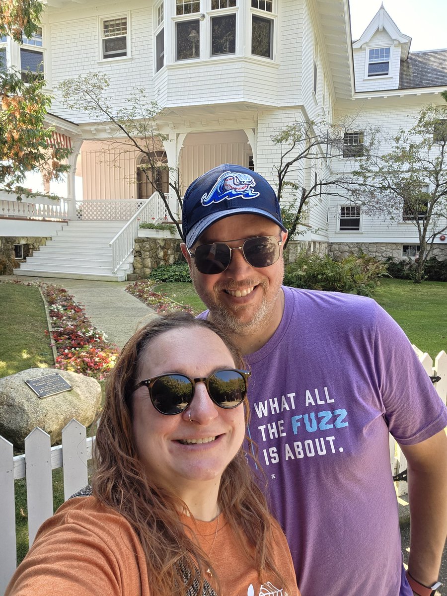 Stopped at the Governor's summer residence, wanted to say HI to big gretch! But I didn't see her, just some other people on the porch. Lol #mackinacisland <a href="/GovWhitmer/">Governor Gretchen Whitmer</a>