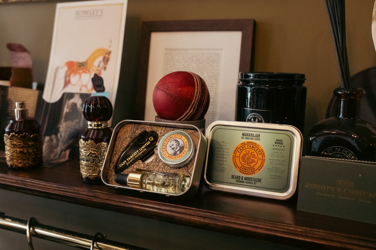 sbsuk's tweet image. Captain Fawcett Maharajah Grooming Survival Kit containing a Beard Oil 10ml, Moustache Wax 15ml and Moustache Comb.

RRP £41.50

Our Price £34.95 inc FREE Bag &amp;amp; P+P

Visit sbs-uk.net/captain-fawcet…

#CaptainFawcett #Maharajah #GroomingKit #BeardCare #MoustacheCare #BeardOil #xmas