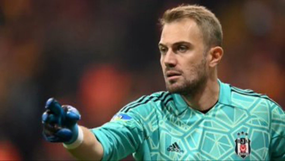 Bu arada araya kaynamasın ama umarım bu Mert'in son maçı olur...