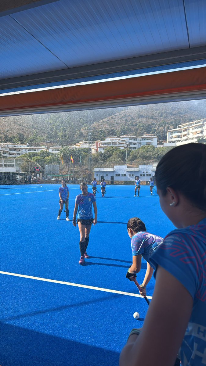 CDHMlgcarranque's tweet photo. Seguimos mejorando y afianzando este equipo compuesto por jugadoras juveniles y cadete. Sabemos que todavía queda mucho recorrido esta temporada pero la mejora es constante y las sensaciones son cada vez mejores. ¡Buen trabajo chicas! https://t.co/cY8SWwib1x