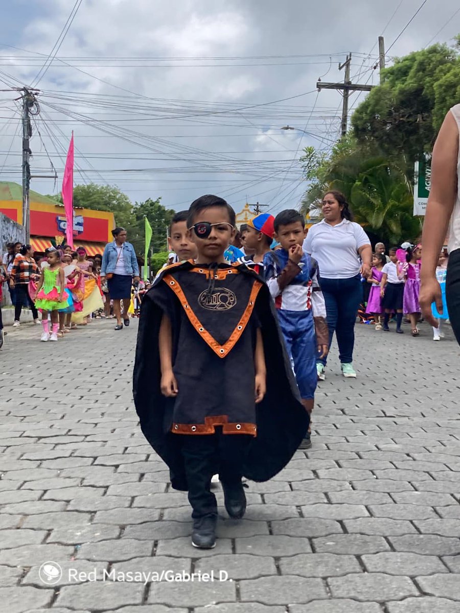 db_nicaragua's tweet photo. ❤️🖤 En el municipio de Catarina, Masaya, la Promotoría Solidaria de la Juventud Sandinista celebró con entusiasmo el Carnaval Infantil “¡Viva el General Zeledón!”, una jornada llena de alegría, color y patriotismo 🇳🇮✨.
#Masaya
#JS19J https://t.co/MOv6JUaoJ4