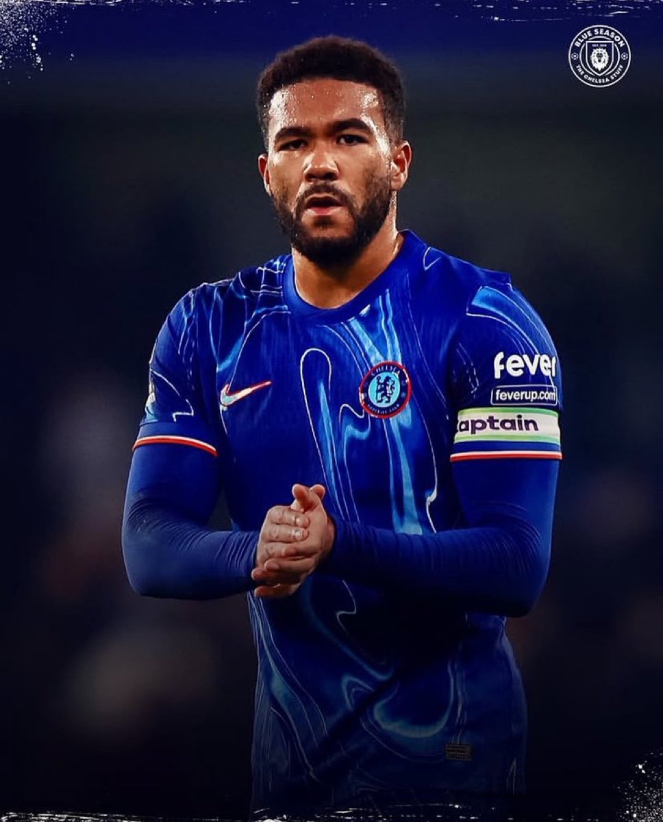 djibson_djibson's tweet photo. Latéral, ailier, milieu, défenseur, capitaine, coach, staff médical… 
REECE JAMES fait TOUT 😭🔥💙
C’est plus un joueur, c’est une institution ! https://t.co/FjTg7lUOzr