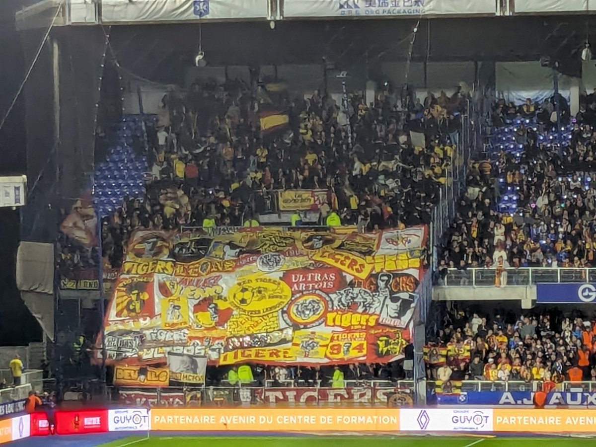 ÉNORME PARCAGE LENSOIS À AUXERRE 🤯❤️💛

📸 <a href="/Yoyo__89/">Yoyo</a>