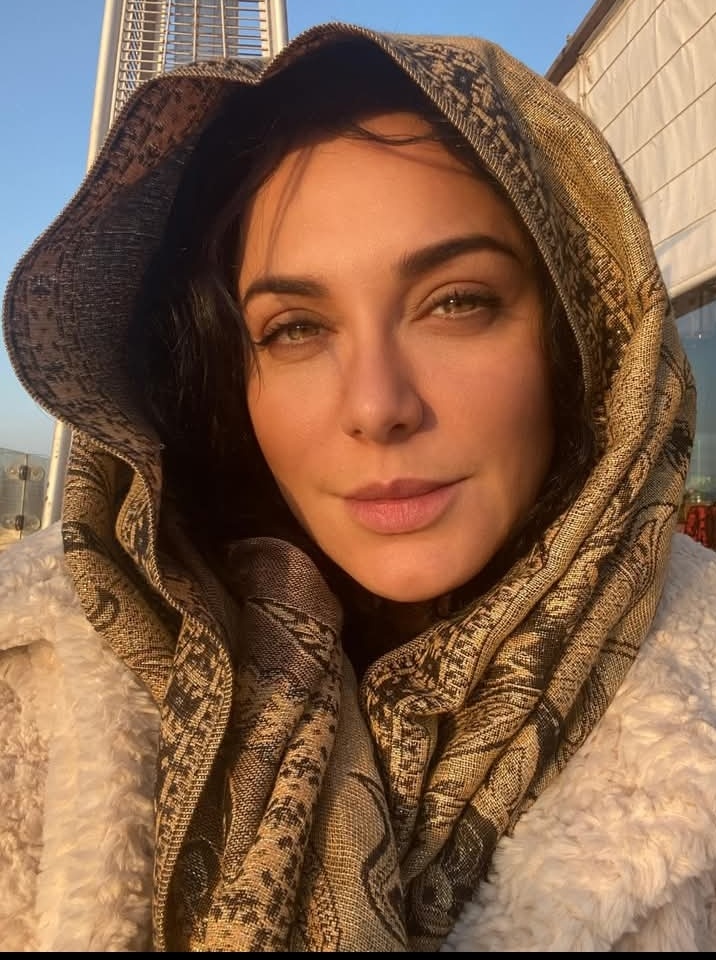 Ghassan Jawad (@ghassanjawad1) on Twitter photo قرار منع مسلسلات النجمة السورية الصديقة سلاف فواخرجي عبر الاعلام السوري مدان ومستنكر وينم عن ضيق افق وروح ثأرية انتقامية لا تنسجم مع مفهوم الفن والثقافة اصلا وتتناقض مع روح العصر والزمن وعالم التواصل المفتوح..
السيدة سلاف ساندت وطنها ودولتها ساندت فلسطين والمقاومة ولم تعتد على قرار منع مسلسلات النجمة السورية الصديقة سلاف فواخرجي عبر الاعلام السوري مدان ومستنكر وينم عن ضيق افق وروح ثأرية انتقامية لا تنسجم مع مفهوم الفن والثقافة اصلا وتتناقض مع روح العصر والزمن وعالم التواصل المفتوح..
السيدة سلاف ساندت وطنها ودولتها ساندت فلسطين والمقاومة ولم تعتد على