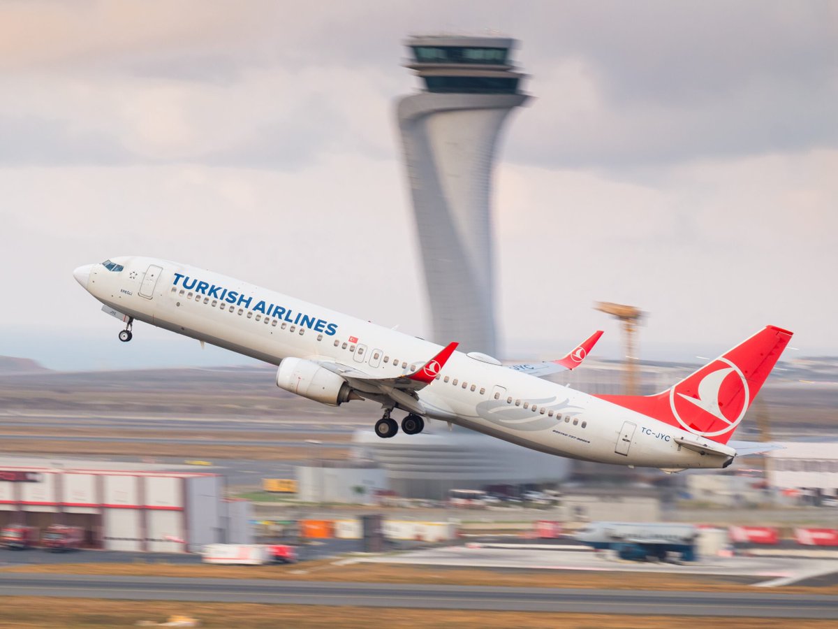 EliAfriatISR's tweet photo. 🚨BREAKING: A Turkish Airlines plane, landing in Israel for the first time since the October 7 massacre, picked up 137 of the participants in the provocative Gaza flotilla • The remaining 368 – including Greta, will be deported later this week. https://t.co/iXd4gX9ncQ