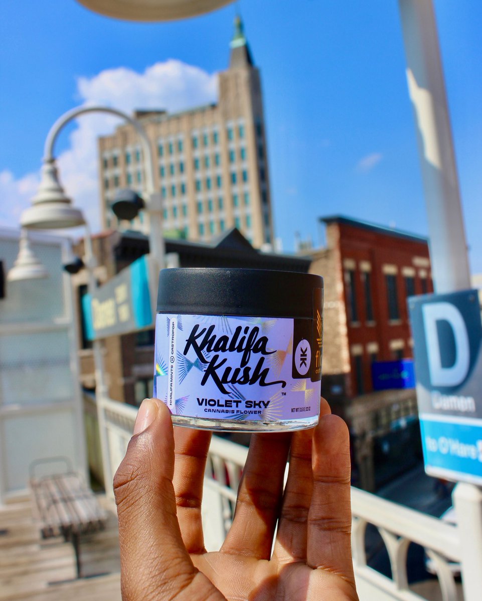 khalifakush's tweet image. The highest you can get to touching the sky😈☁️⛽️