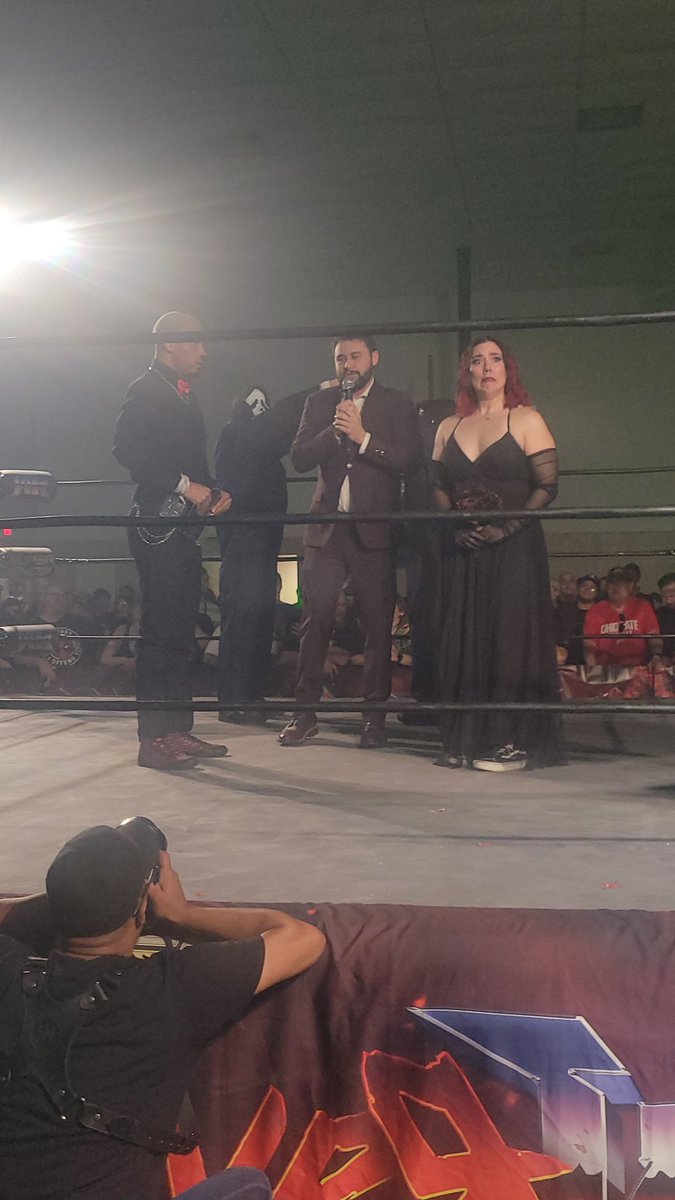 OCR937's tweet image. Killer Goat wedding @ShotziTCB took care of @SeanRossSapp #RevolverTALES