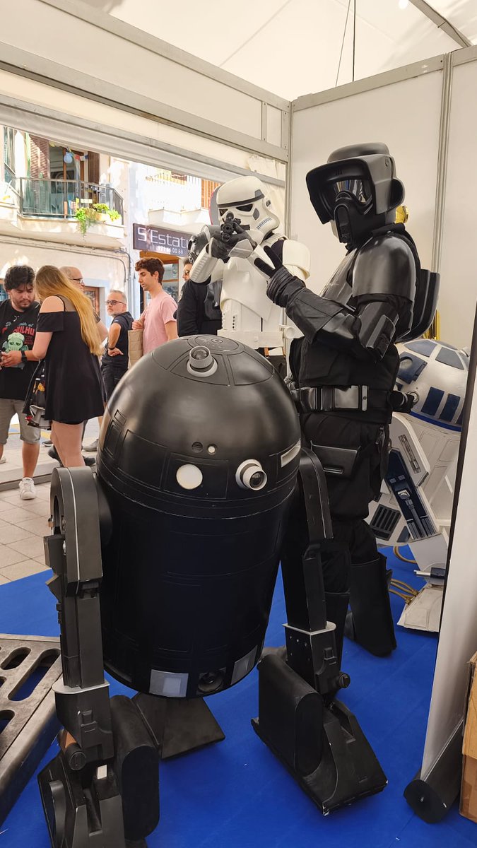 Otro día más en la oficina, trabajo bien hecho 😜💪🏻
<a href="/aacf_145/">AACF</a> 
#frikijor