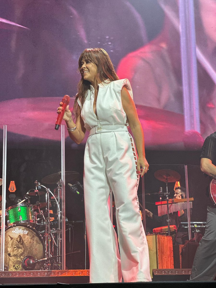 UniversalMusicSpain (@universalspain) on Twitter photo La amamos 😍
Hoy toca disfrutarla.
<a href="/vanesamartin_/">Vanesa Martin</a> <a href="/MovistarArenaEs/">Movistar Arena España</a>
#VanesaMartinMadrid La amamos 😍
Hoy toca disfrutarla.
<a href="/vanesamartin_/">Vanesa Martin</a> <a href="/MovistarArenaEs/">Movistar Arena España</a>
#VanesaMartinMadrid