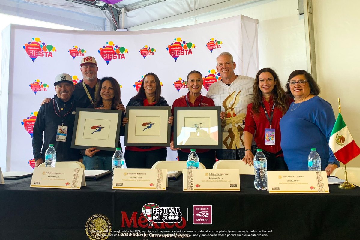 FIGLeon's tweet photo. Esta mañana a través del Cónsul de México en Albuquerque y la presencia de la Cónsul Patricia Pinzón, nuestra Directora General Escandra Salim Alle firmó un acuerdo de colaboración entre el Festival Internacional del Globo León y el @balloonfiesta 🇲🇽🇺🇸 

@ConsulMexAlb https://t.co/qoqm4hVArh