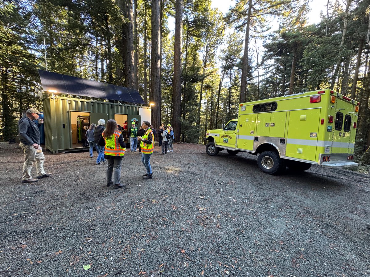 KingsMtnFire's tweet image. Dedication &amp;amp; training today for Kings Mtn Adv Resource Center, emergency command post. Big TXS to @LaHondaFD for design/coordination/build. Made possible with funding from @sanmateoco Measure K @PGE_SFPeninsula 100WomenFromTheCoatside