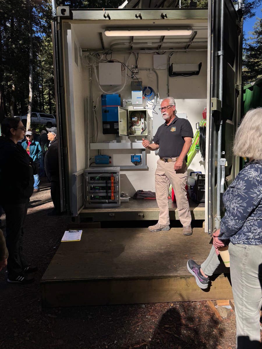 KingsMtnFire's tweet image. Dedication &amp;amp; training today for Kings Mtn Adv Resource Center, emergency command post. Big TXS to @LaHondaFD for design/coordination/build. Made possible with funding from @sanmateoco Measure K @PGE_SFPeninsula 100WomenFromTheCoatside