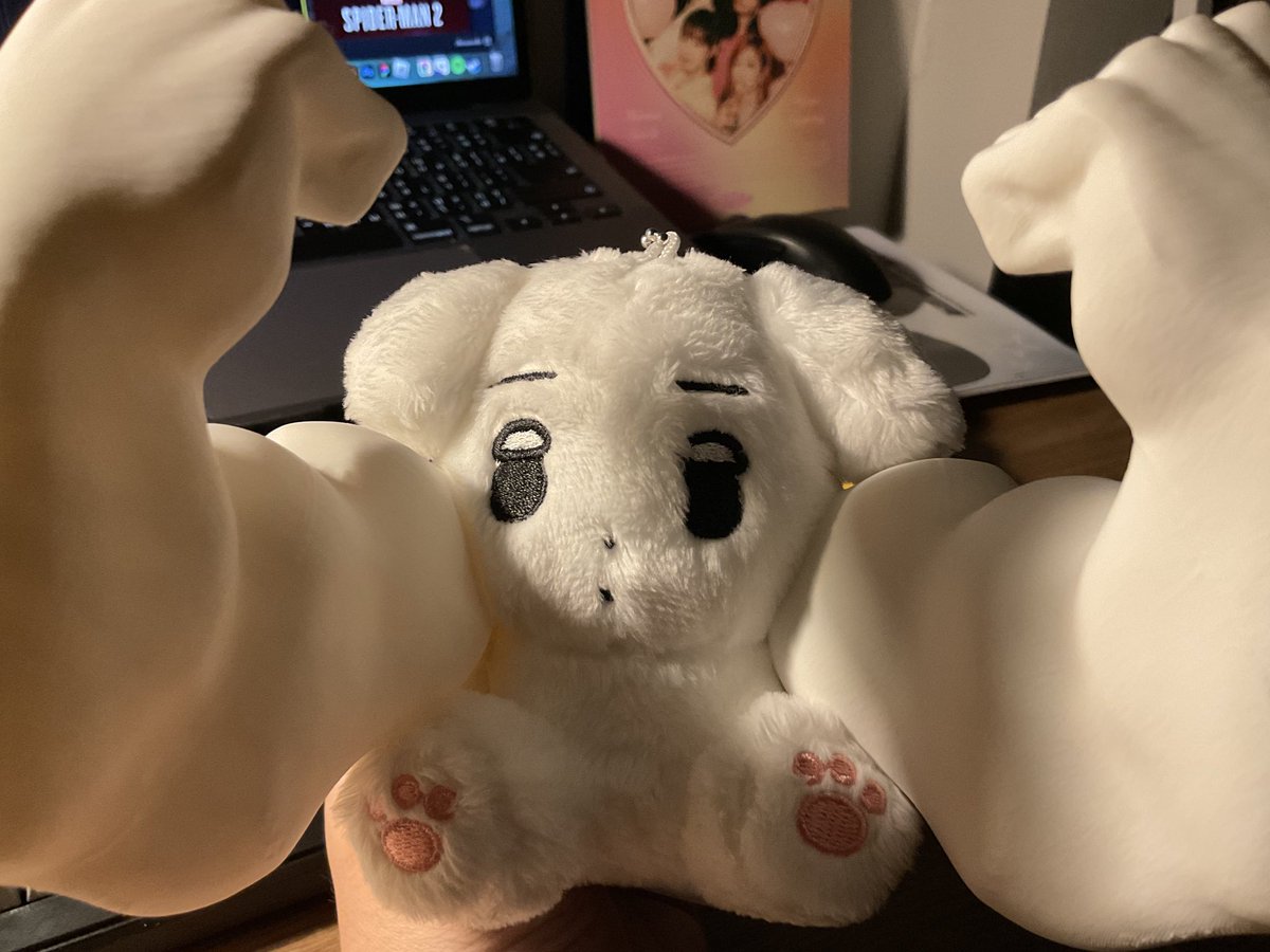 ห่มผ้าไม่เคยอุ่นเลย กอดหมอนไม่เคยอุ่นใจ