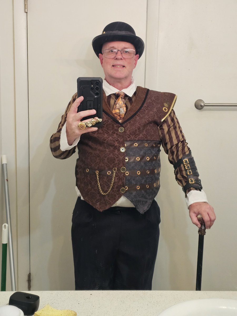 MurphySlaugh's tweet image. Introducing: The Steampunk Doctor. May show with fursuit later on (minus hat (unless modified) and ring (won't fit on furpaw).
