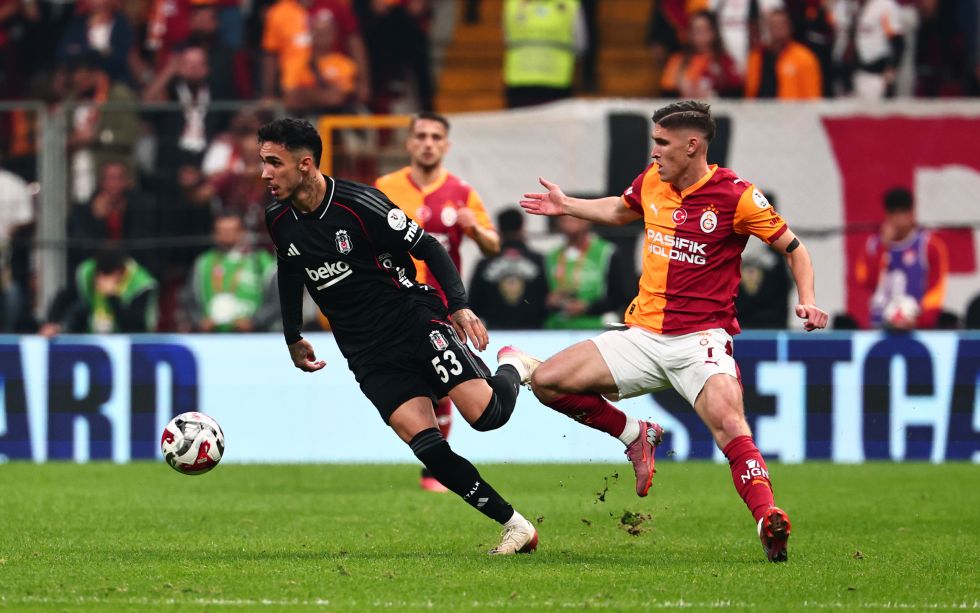 mediasiyahbeyaz's tweet photo. Emirhan Topçu: "Kazanmamız gereken bir maçtı, rakip 10 kişi kaldı. Gol pozisyonları kaçırdı, mutsuzuz. Bu kadar abi, tek kelime mutsuzuz yani." https://t.co/xEpQwhE84A