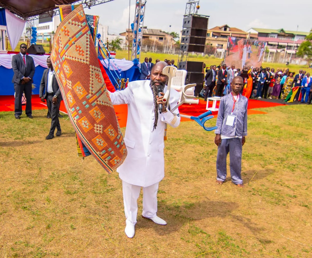 FridahEndala's tweet image. Cripples have picked up their mats and walked away.

#EndTimePower 

 John 5:8-9
Then Jesus said to him, “Get up! Pick up your mat and walk.” At once the man was cured; he picked up his mat and walked. The day on which this took place was a Sabbath,