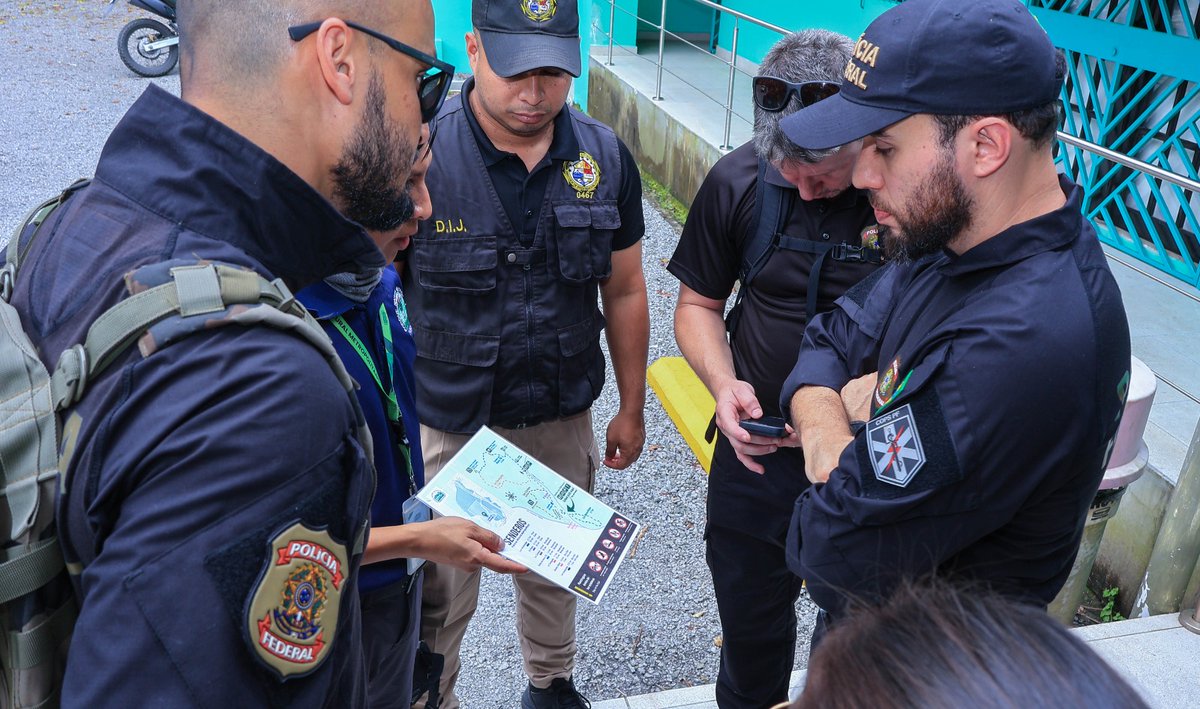 policiadepanama's tweet photo. Junto a expertos de la Policía Federal de Brasil, y en el marco del #ProjectGAIA, culminamos con éxito el curso sobre Minería Ilegal, cuyo objetivo es fortalecer la lucha global contra el impacto de este delito frente al cambio climático. #DiosYPatria https://t.co/mWktYT5at7