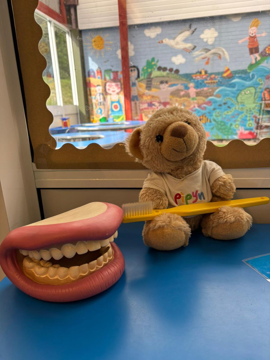 PIPYN on a mission teaching children how to snack smart and keep those smiles shinning bright !
#HealthyHappyFamilies
#OralHealth
<a href="/CTMUHBDietetics/">Cwm Taf Morgannwg Dietetics</a> 
<a href="/CwmTafMorgannwg/">Cwm Taf Morgannwg University Health Board</a>