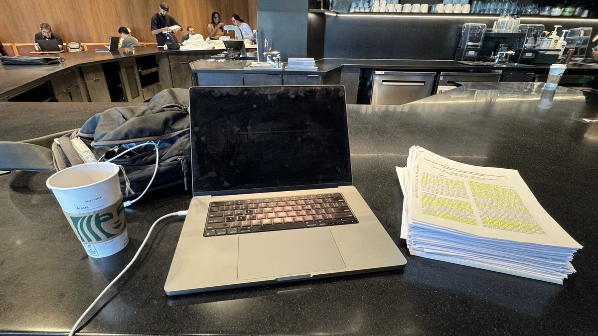 CSProfKGD's tweet image. When the local coffee shop becomes your extended office 😅

#academiclife