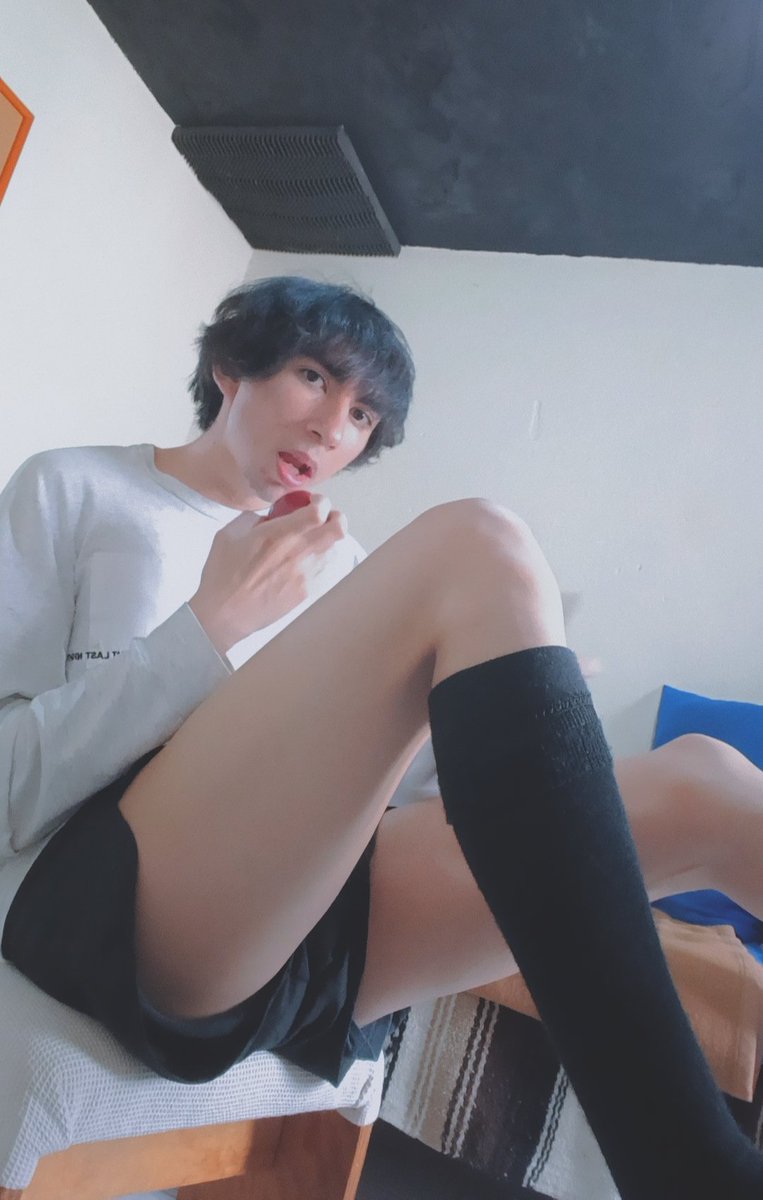 GewehrAdventure's tweet image. #femboy #student