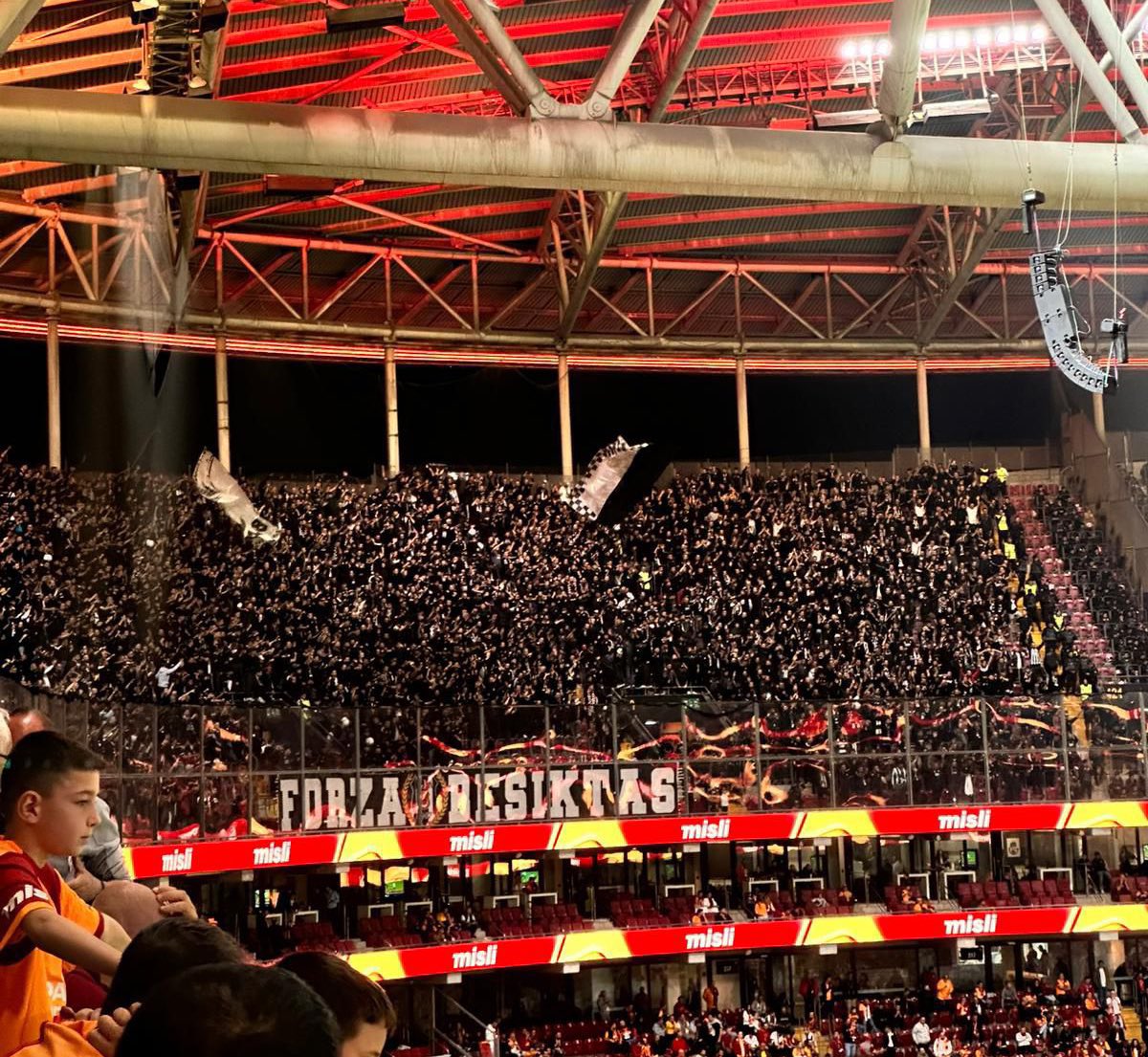 İSTANBUL BİR SARAY 
TEK OROSPUSU galatasaray..