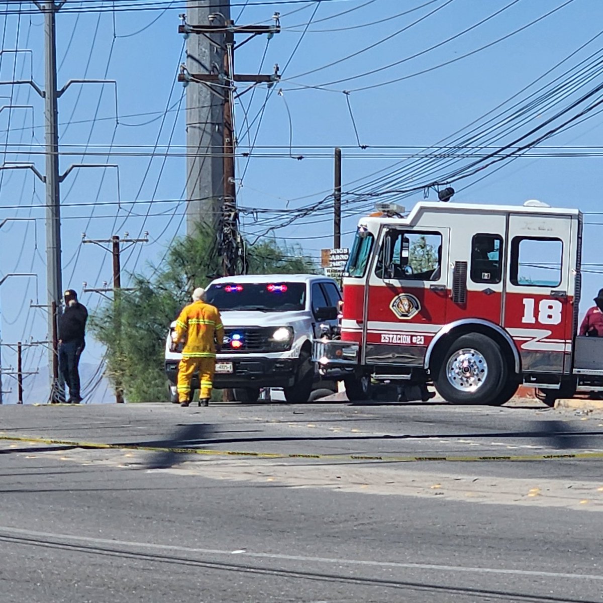OdiseaInformat1's tweet photo. En distintos hechos dos mujeres fueron asesinadas en #Mexicali este sábado. Una mujer fue localizada en el canal Tulickek y otra fue atacada a balazos en un vehículo https://t.co/SGyOnvtuSf