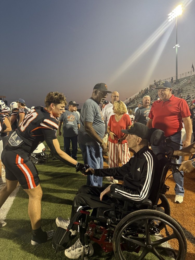 What a special night with our vets &amp; first responders!!!  It is always an honor paying tribute to all our veterans &amp; first responders.  We are so grateful for the sacrifices you make for our community and country.  True Heroes!! Thank you to all who helped with this event.  🇺🇸