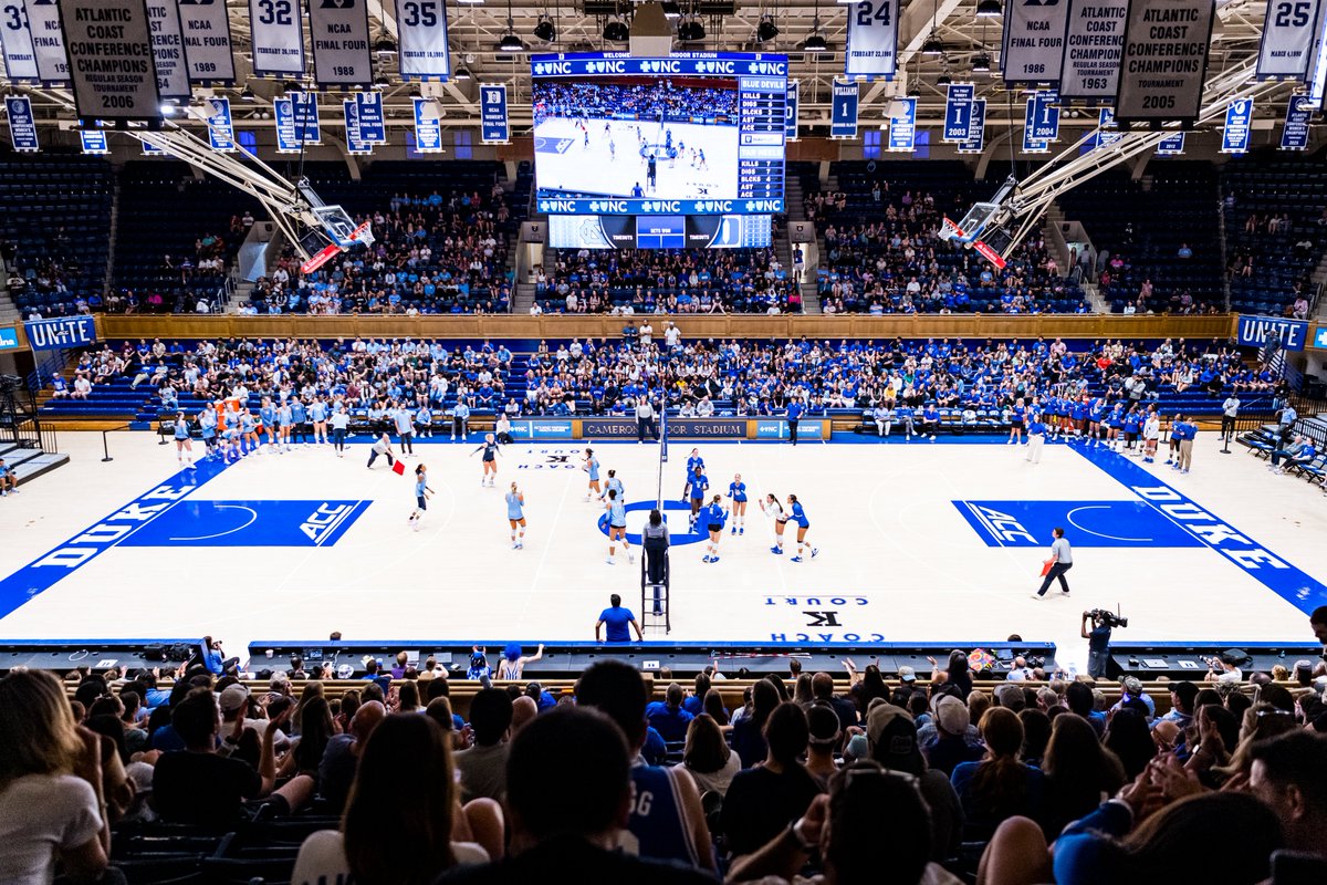 DukeVB's tweet image. Thank you so much to all our amazing fans that came out today 💙
It's always Go Duke!