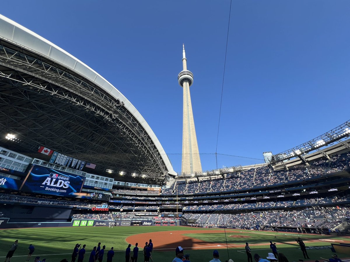 carinaabee_x's tweet image. These seats 😊😍 #ALDS