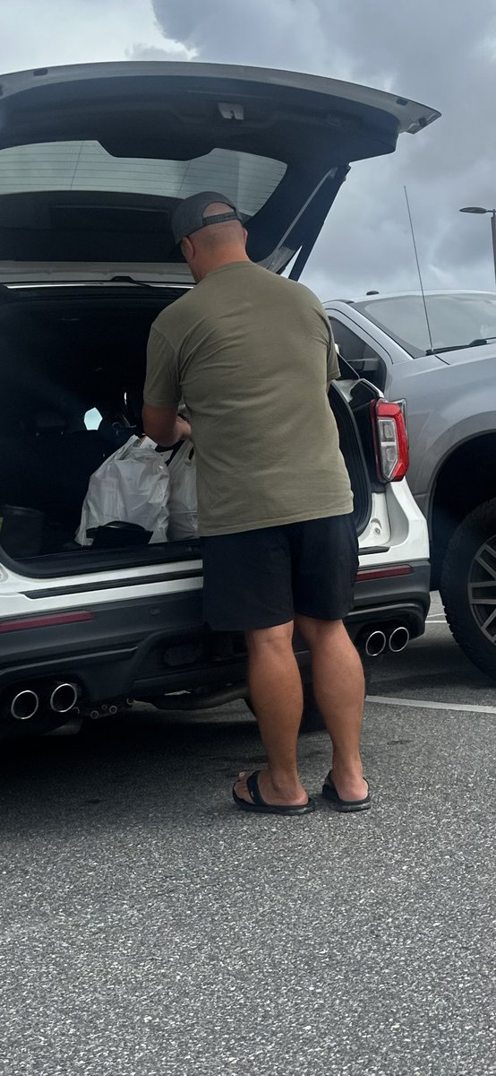 MenFee69228's tweet photo. #bodybuilding #viralvideo #viral #MUSCLEMODEL #Floridaman #Feet #viral2025 #viralvideochallenge #daddyandthemuscleacademy #ContentCreation #feetworshi̇p #feetfetısh #calves #musclematuremen #toeslover #bodybuilding #Dady #hunkoftheday #daddybearsCLUB #instagram #sexydad https://t.co/o8QLXbDzdj