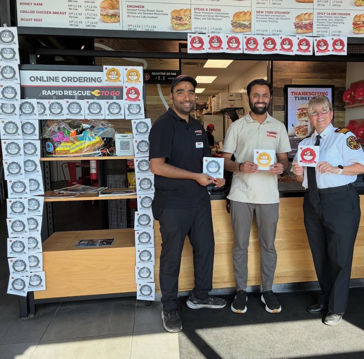 CentralYorkFire's tweet photo. Thank you to all who came to join us at #FireHouseSubs Newmarket for their “Touch a Truck” event!
Stay tuned for an update on our STICKER CONTEST and their own fundraising event 🎉
@FirehouseSubs
@firehousesubsca https://t.co/7n2W0WMwvl
