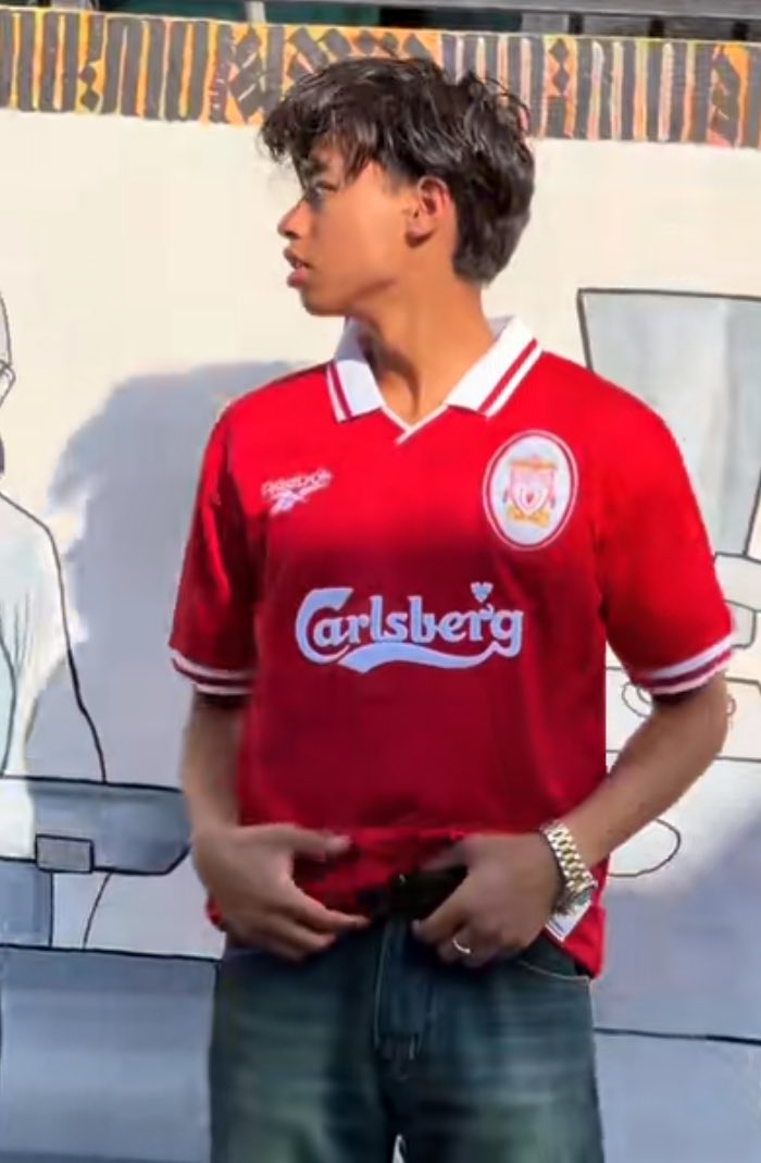 Looking for this jersey angapezeke nayo DM please😩