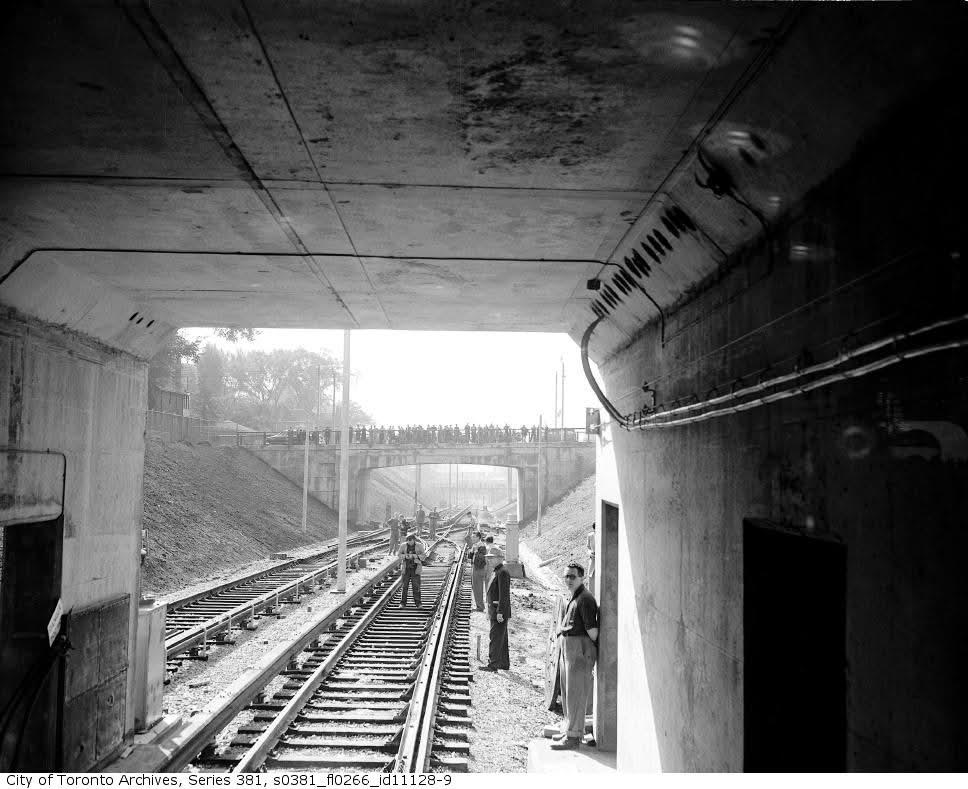 Few remember the pesky 'track touts' who, when the #TTC Yonge subway first opened, hawked bogus astrological maps of downtown, lukewarm buttered toast, and unnecessary escalator 'passes' to rubes from far-flung Davisville. Licensed historian Jeremy Hopkin exposed them in his 1955
