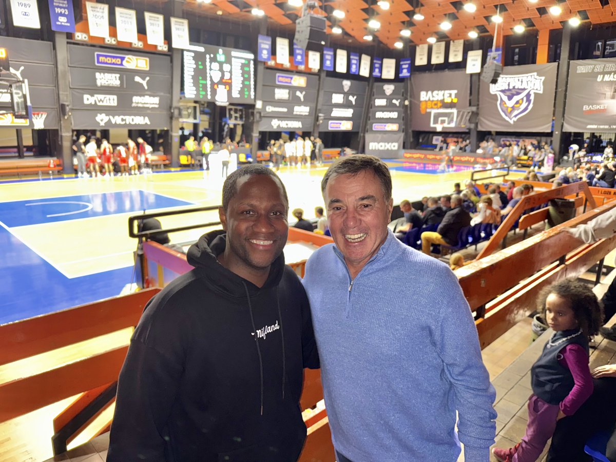 franfraschilla's tweet image. The basketball world is only 2 blocks long. Tonight at @USKPraha game in Prague, saw my friend, @bartonlubos
@Valpobasketball all-time great, @GoMocsMBB star,
@Bonham_trey, Levell Sanders, @BinghamtonUMBB coach & Pardubice stars,
@iamzedkey & @WhoGotJoe4.🏀🇨🇿❤️