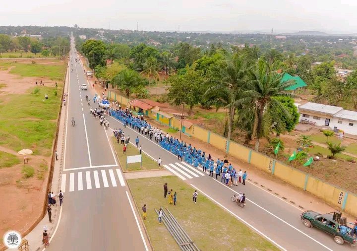 Ce qu’il n’a jamais su faire durant 18ans dans cette province de kasai orientale. Ils ont pillé la province en rendant sa population pauvre et sans infrastructures modernes.