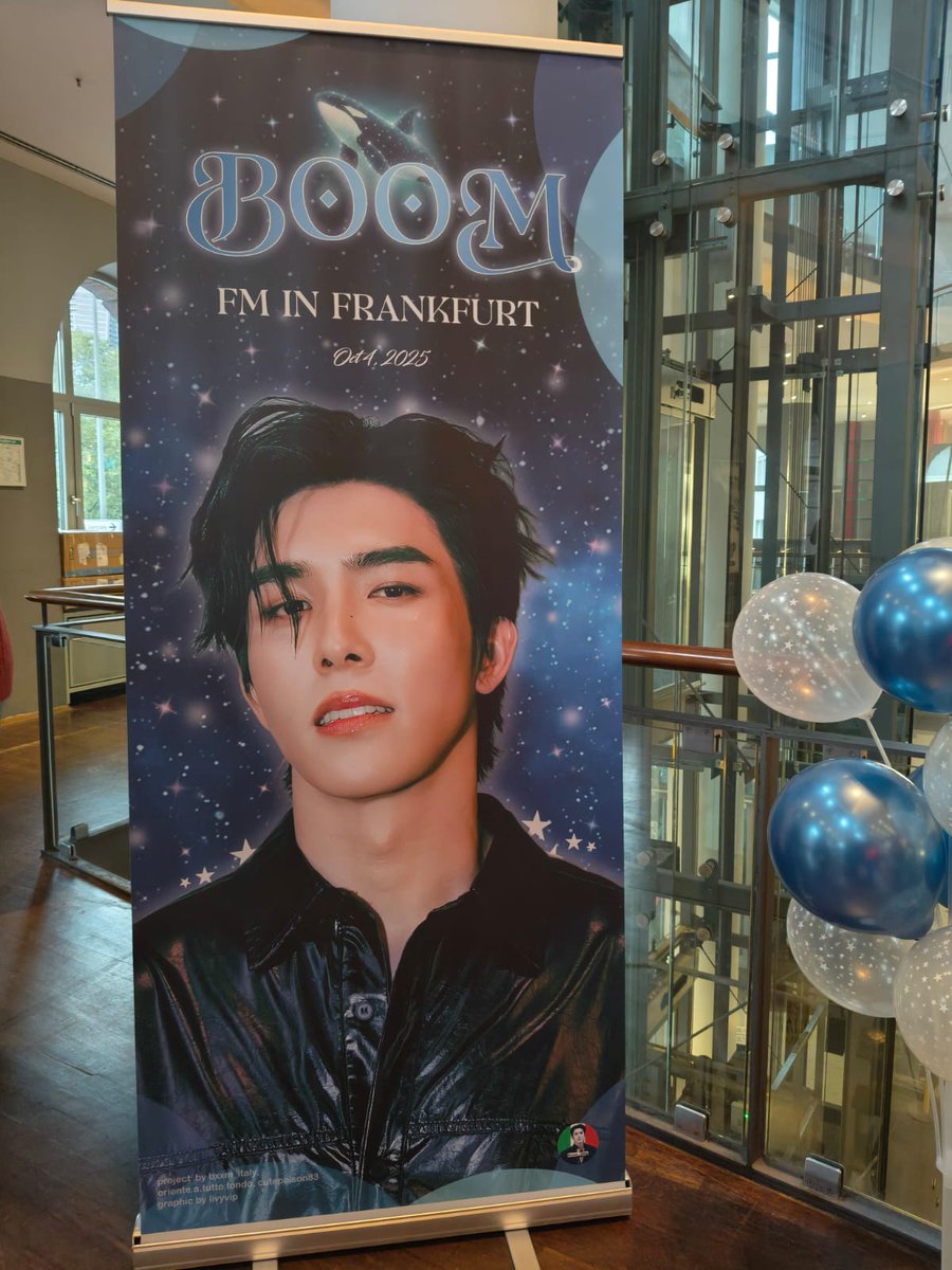 Bxxm_Italy's tweet photo. Un grazie di cuore a @CutePoison83 
@Fabrizia646798, perchè grazie a loro è stato possibile creare questo bellissimo roll-up per il FM di Boom a Francoforte!!✨🐋
Nonostante io non abbia potuto partecipare,il mio cuore era lì con tutte loro!!🖤

BXXM 1ST FM FRA
#BoomFMinFrankfurt https://t.co/bghupbTEQz